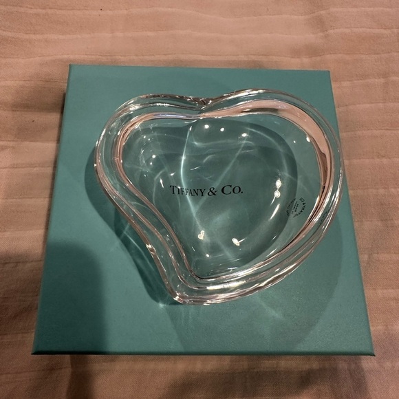 Tiffany & Co. Clear Heart Box - Picture 3 of 6